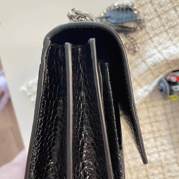 SAINT LAURENT SUNSET MEDIUM CHAIN GAB IN CROCODILE EMBOSSED SHINY LEATHER - Picture 2 of 7